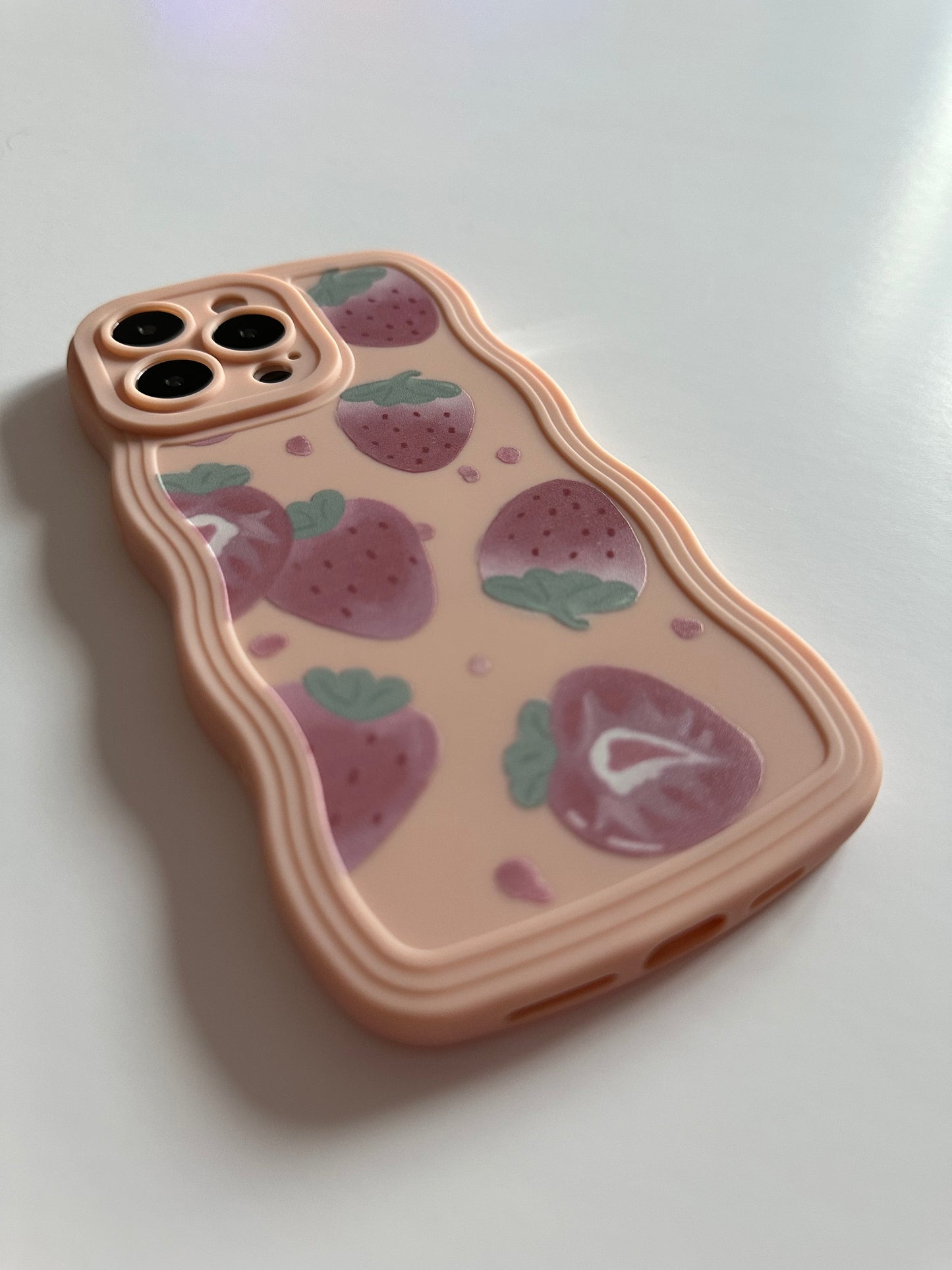 Wavy Edge Strawberry Fields Peach Phone Case