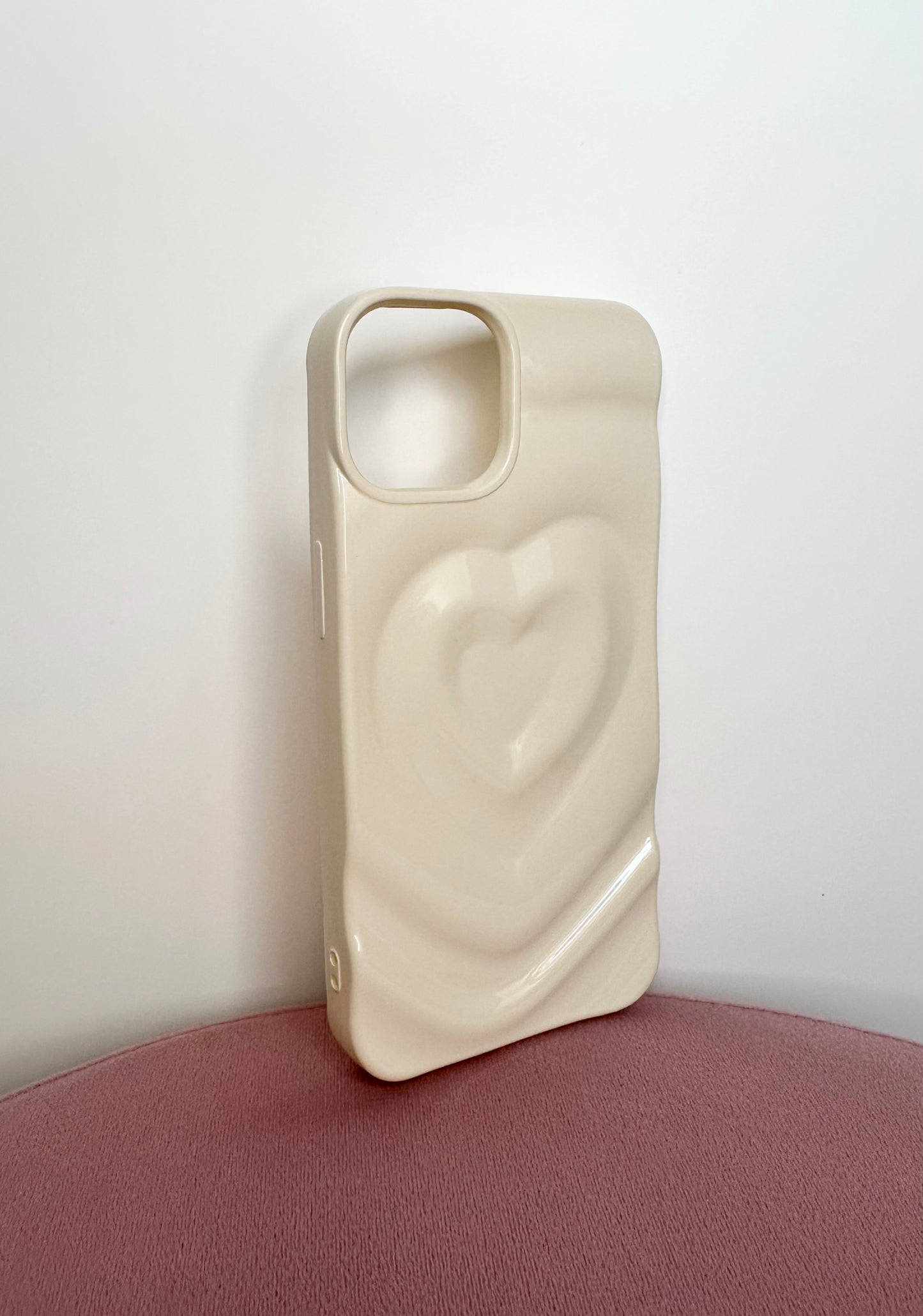 3D Heart Embrace Pearly White Phone Case