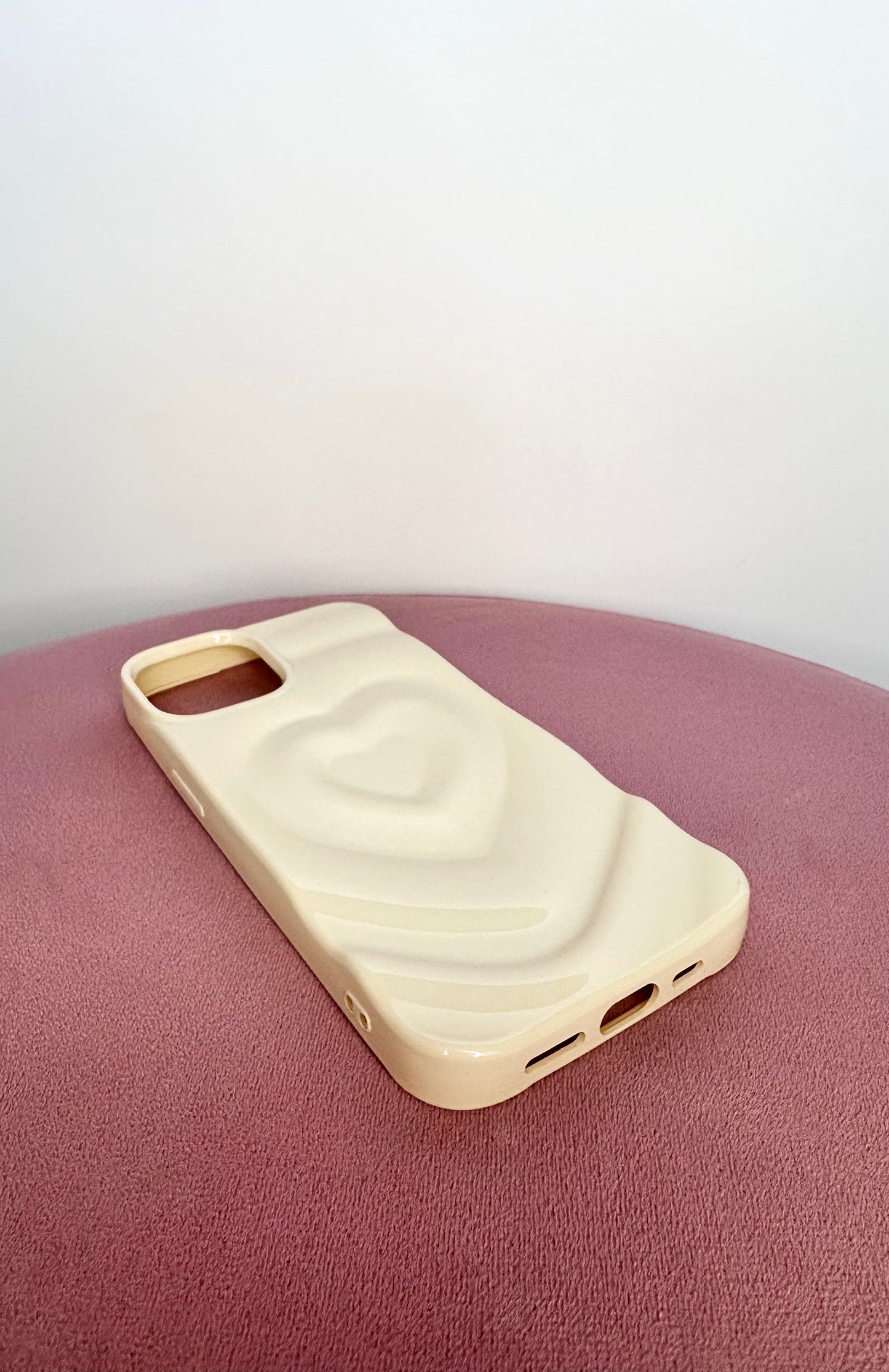 3D Heart Embrace Pearly White Phone Case